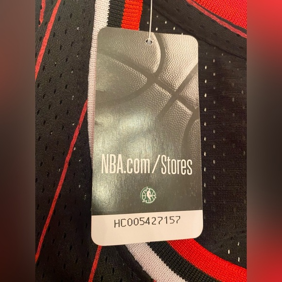 Mitchell & Ness NBA Authentic Michael Jordan Bulls Jersey 96-97 Size XL W/Socks - Picture 6 of 8